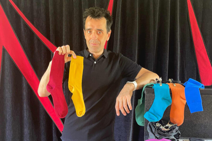 Spik Spakkk ! « Monsieur Fred échangeant avec les enfants pendant "Spik Spakkk !" »